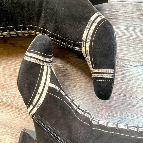 Paco Gil Sued and Leather Boots - Picture 6 of 12